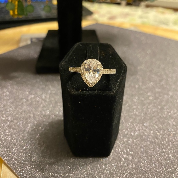 RING SiZE 10 - Picture 3 of 8